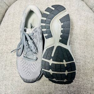 Brooks Women's Gray Running Sneakers